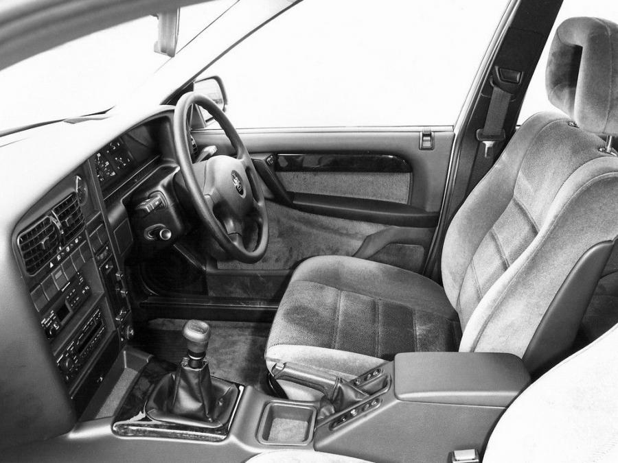  Vauxhall Carlton Estate 1989 года  (фото 2 из 3)